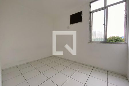 Quarto 2 de apartamento para alugar com 2 quartos, 50m² em Parada de Lucas, Rio de Janeiro