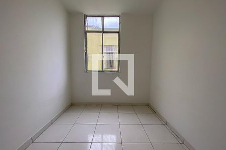 Quarto 1 de apartamento para alugar com 2 quartos, 50m² em Parada de Lucas, Rio de Janeiro