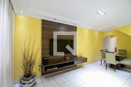 Sala de casa à venda com 4 quartos, 200m² em Jardim Nordeste, São Paulo