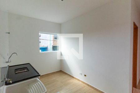 Sala/Cozinha de apartamento para alugar com 2 quartos, 26m² em Parque Císper, São Paulo