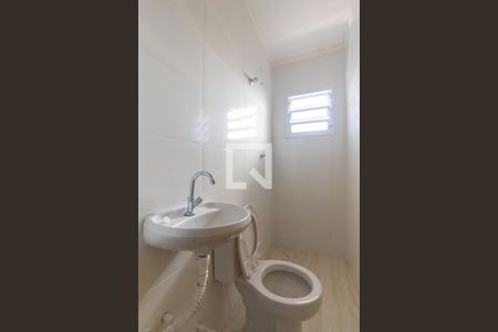 Banheiro de apartamento para alugar com 1 quarto, 35m² em Parque Císper, São Paulo