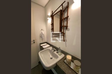 Lavabo de apartamento à venda com 3 quartos, 126m² em Real Parque, São Paulo