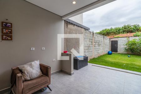 Casa à venda com 110m², 2 quartos e 2 vagas Casa à venda com 110m², 2 quartos e 2 vagasVaranda