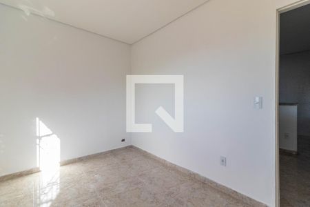 Quarto 1 de casa para alugar com 2 quartos, 40m² em Vila Zat, São Paulo