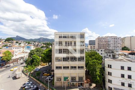 Vista Quarto 1 de apartamento para alugar com 2 quartos, 46m² em Centro, Rio de Janeiro