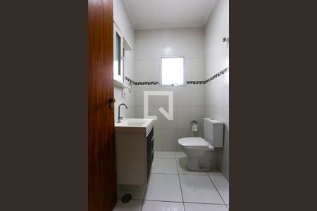 Banheiro de casa para alugar com 2 quartos, 125m² em Jardim Maria Rosa, Taboão da Serra