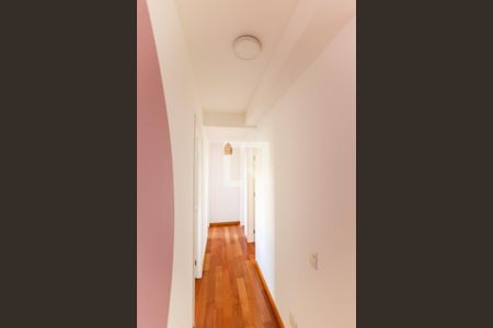 Corredor de apartamento para alugar com 3 quartos, 95m² em Jardim Caboré, São Paulo