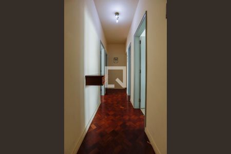 Corredor de apartamento para alugar com 3 quartos, 115m² em Higienópolis, São Paulo
