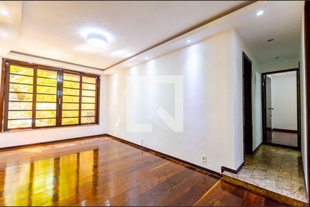 Sala de casa de condomínio para alugar com 5 quartos, 500m² em São Francisco, Niterói