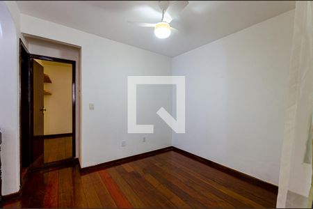Sala Intima de casa de condomínio para alugar com 5 quartos, 500m² em São Francisco, Niterói