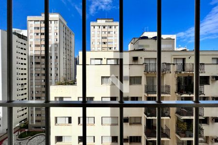 Vista de apartamento à venda com 2 quartos, 58m² em Moema, São Paulo