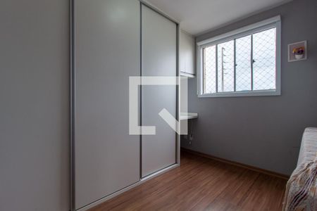 Quarto 2 de apartamento para alugar com 2 quartos, 42m² em Sítio Cercado, Curitiba