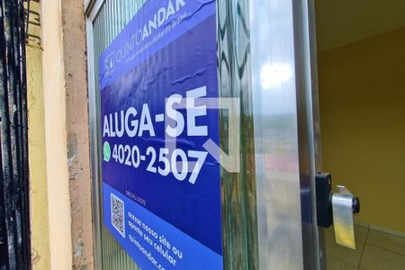 Placa de "Aluga-se" de apartamento para alugar com 2 quartos, 65m² em Engenho da Rainha, Rio de Janeiro