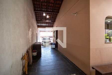 Corredor de casa à venda com 4 quartos, 300m² em City Bussocaba, Osasco