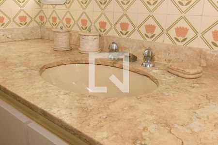 Apartamento para alugar com 100m², 2 quartos e 1 vaga Apartamento para alugar com 100m², 2 quartos e 1 vagaBanheiro da Suíte 1