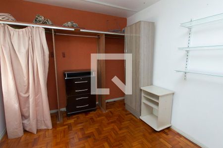 Quarto 1 de apartamento para alugar com 2 quartos, 62m² em São Sebastião, Porto Alegre
