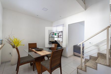 Sala de casa à venda com 3 quartos, 180m² em Maravista, Niterói