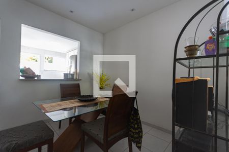 Sala de casa à venda com 3 quartos, 180m² em Maravista, Niterói