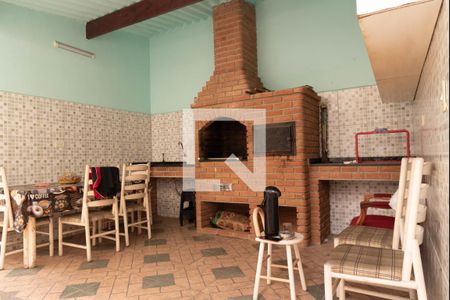 Casa à venda com 150m², 3 quartos e 3 vagas Casa à venda com 150m², 3 quartos e 3 vagasÁrea comum