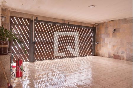 Casa à venda com 150m², 3 quartos e 3 vagas Casa à venda com 150m², 3 quartos e 3 vagasGaragem