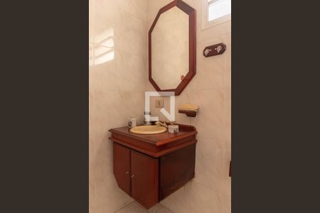 Casa à venda com 150m², 3 quartos e 3 vagas Casa à venda com 150m², 3 quartos e 3 vagasBanheiro