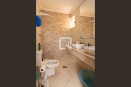 Casa à venda com 150m², 3 quartos e 3 vagas Casa à venda com 150m², 3 quartos e 3 vagasBanheiro da Suíte