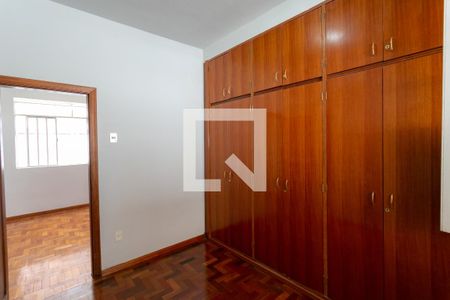 Quarto 1 de apartamento para alugar com 3 quartos, 107m² em Santo Antônio, Belo Horizonte