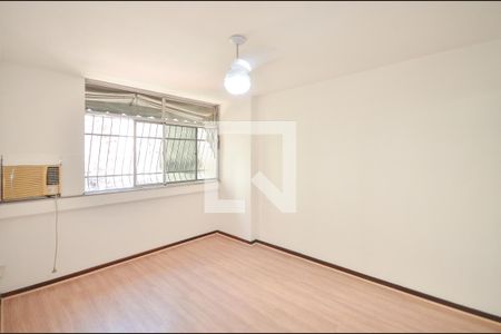 Suite de apartamento para alugar com 2 quartos, 75m² em Icaraí, Niterói