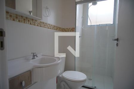 Banheiro de apartamento para alugar com 2 quartos, 45m² em Sarandi, Porto Alegre