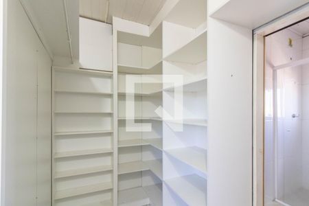 Casa à venda com 360m², 2 quartos e sem vaga Casa à venda com 360m², 2 quartos e sem vagaCloset da Suíte