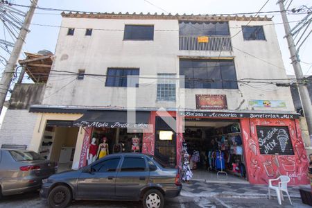 Casa à venda com 360m², 2 quartos e sem vaga Casa à venda com 360m², 2 quartos e sem vagaFachada