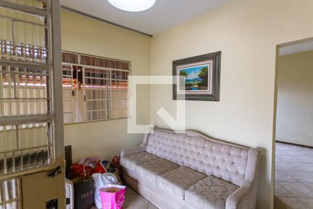 Sala 1 de casa para alugar com 3 quartos, 600m² em Santa Tereza, Belo Horizonte