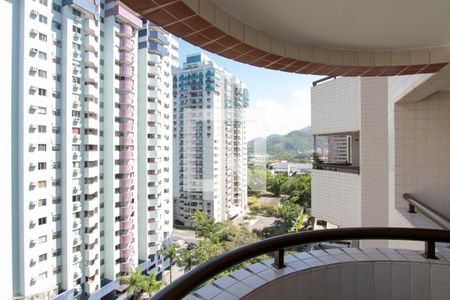 Varanda de apartamento para alugar com 2 quartos, 80m² em Barra da Tijuca, Rio de Janeiro