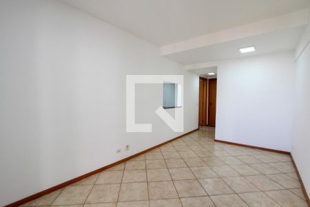 Sala de apartamento para alugar com 2 quartos, 80m² em Barra da Tijuca, Rio de Janeiro