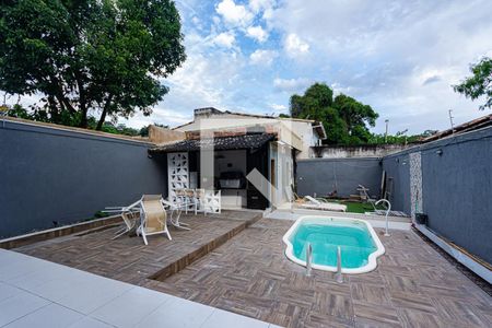 Casa à venda com 155m², 3 quartos e 4 vagas Casa à venda com 155m², 3 quartos e 4 vagasFundos Espaço Gourmet