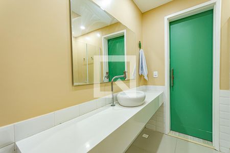 Casa à venda com 155m², 3 quartos e 4 vagas Casa à venda com 155m², 3 quartos e 4 vagasBanheiro Social