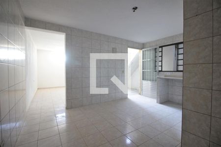 Cozinha de casa para alugar com 1 quarto, 45m² em Jardim Mirna, Taboão da Serra