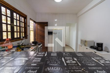 Cozinha de casa para alugar com 2 quartos, 72m² em Ferreira, São Paulo