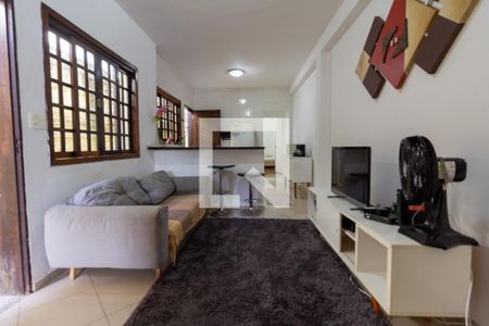 Sala de casa à venda com 2 quartos, 72m² em Ferreira, São Paulo