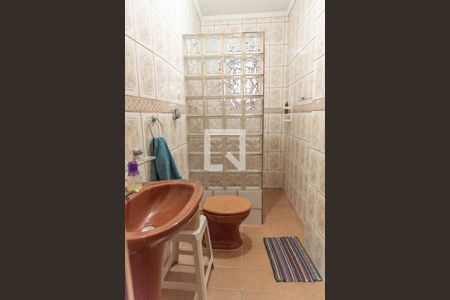 Casa à venda com 264m², 3 quartos e 1 vaga Casa à venda com 264m², 3 quartos e 1 vagaBanheiro do Quarto de Serviço