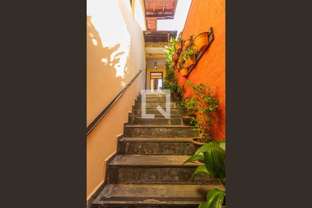 Casa à venda com 150m², 3 quartos e 1 vaga Casa à venda com 150m², 3 quartos e 1 vagaEscada Externa