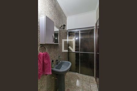 Casa à venda com 150m², 3 quartos e 1 vaga Casa à venda com 150m², 3 quartos e 1 vagaBanheiro da Garagem