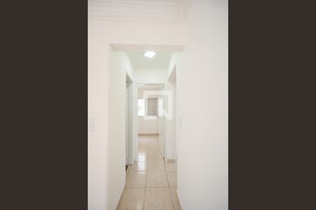 Corredor dos quartos de apartamento para alugar com 3 quartos, 69m² em Vila Azevedo, São Paulo