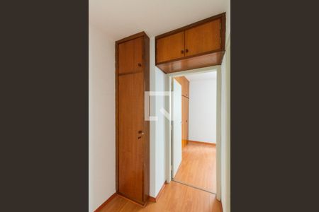 Corredor - armário de apartamento à venda com 2 quartos, 62m² em Vila Madalena, São Paulo