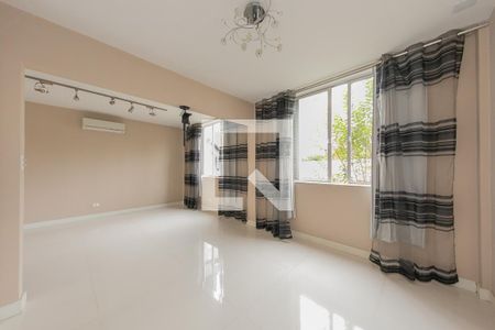 Suíte de apartamento para alugar com 2 quartos, 105m² em Batel, Curitiba