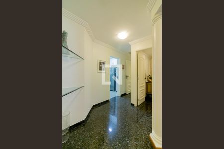 Corredor de apartamento à venda com 5 quartos, 150m² em Vila Olímpia, São Paulo