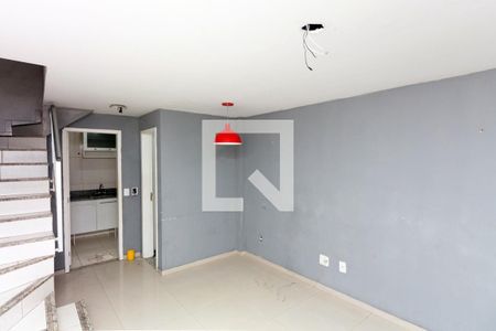 Sala de casa de condomínio para alugar com 3 quartos, 80m² em Bento Ribeiro, Rio de Janeiro