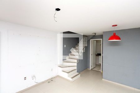 Sala de casa de condomínio para alugar com 3 quartos, 80m² em Bento Ribeiro, Rio de Janeiro