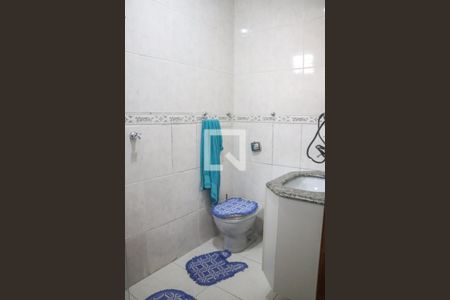 Casa para alugar com 160m², 3 quartos e 5 vagas Casa para alugar com 160m², 3 quartos e 5 vagasBanheiro Corredor