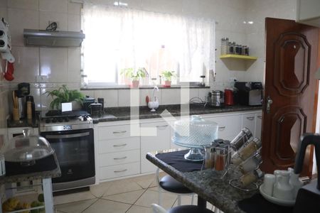 Casa para alugar com 160m², 3 quartos e 5 vagas Casa para alugar com 160m², 3 quartos e 5 vagasCozinha